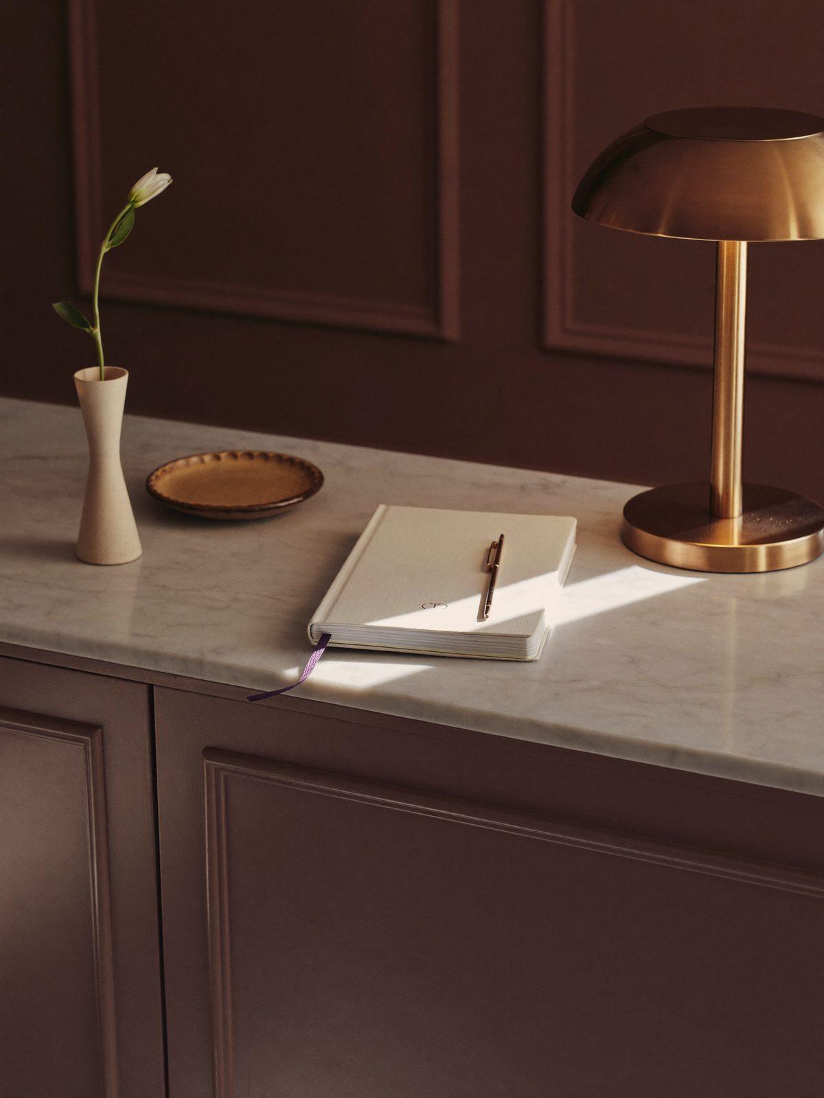 The Chic Beauty front desk